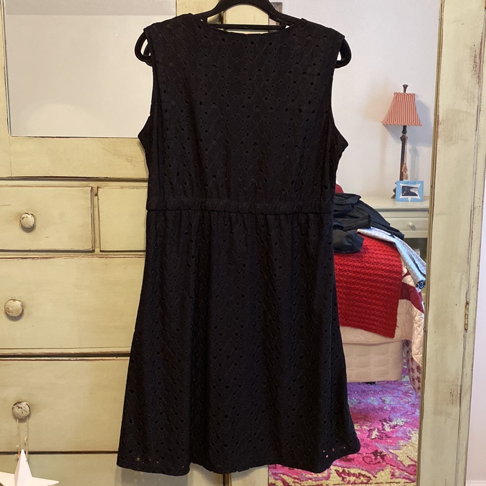 Eyelet LBD - Picture 5 of 5